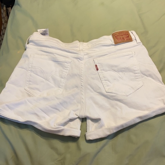 Levi’s White Jean Shorts - Picture 2 of 6